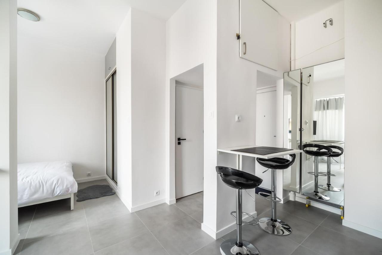 Chlodna Sky Blue Aparament Warschau Exterior foto